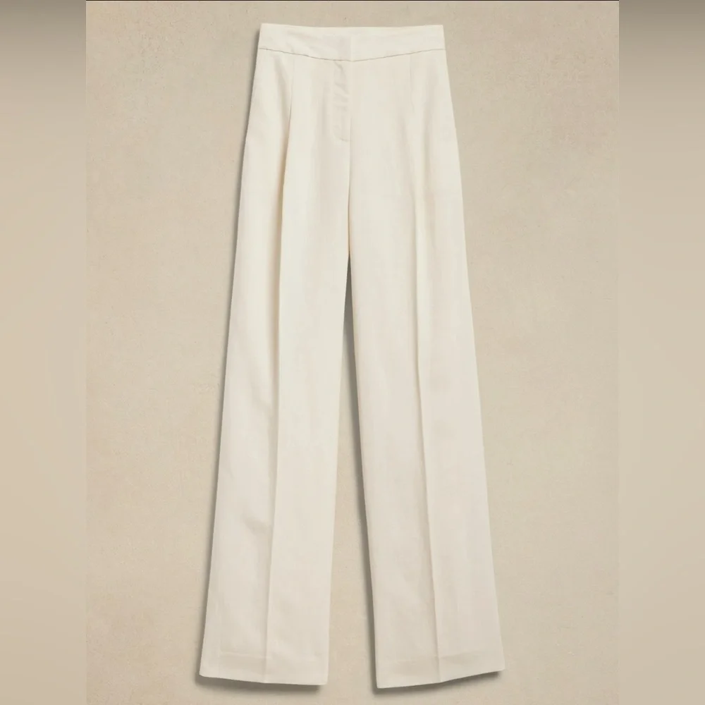 Banana Republic Tencel Linen Wide Leg Pleated Pant // Cream